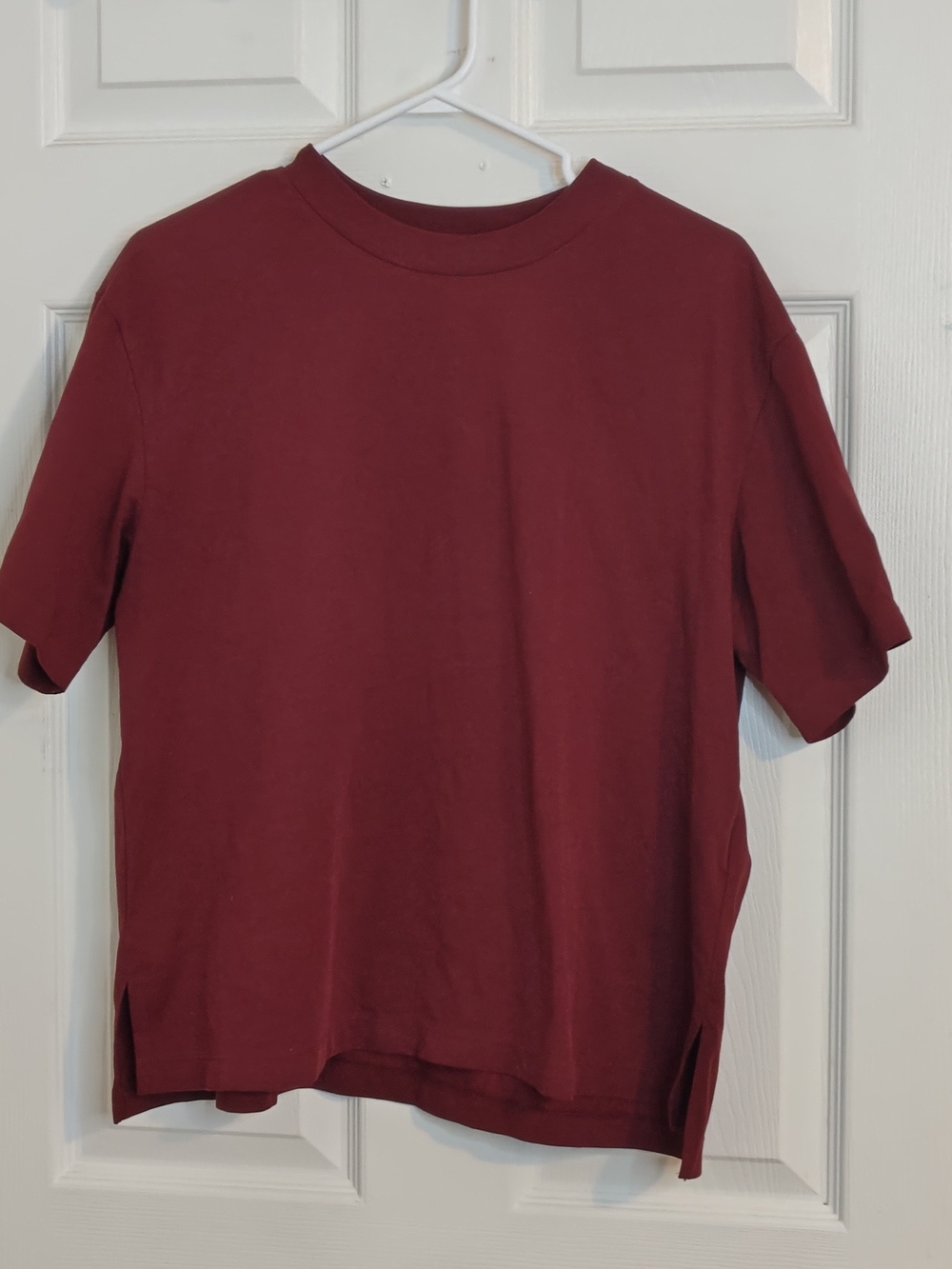 UNIQLO AIRism Short Sleeve Crew Neck Cotton Blend Top in Deep Burgundy Size L